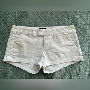 American Eagle Shortie Shorts 4 Low Rise White Chino Flat Front Stretch